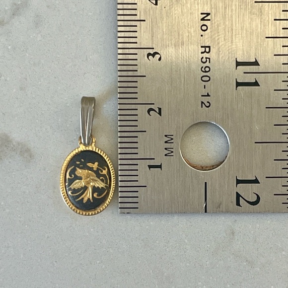 Damascene Gold Bird Oval Pendant with Blue Velvet Jewelry Bag - Picture 3 of 5